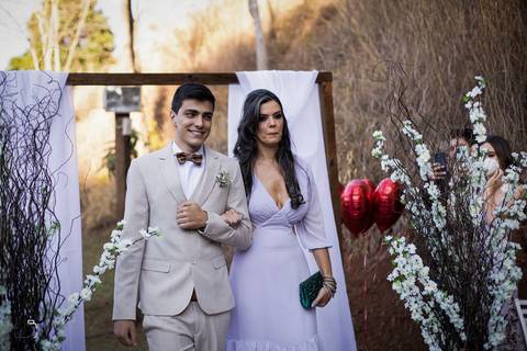 casamento-casamentonocampo-pordosol-casamentoarlive-casamentoemuberlandia-cerimoniaaberta-casamentolindo-cerimoniaemcampoaberto-uberlandiacasamento-fotografoemuberlandia-fotografiasdecasamento-danielcustodio-make-noiva-vestidodenoiva-noivo-buque-love-amor'