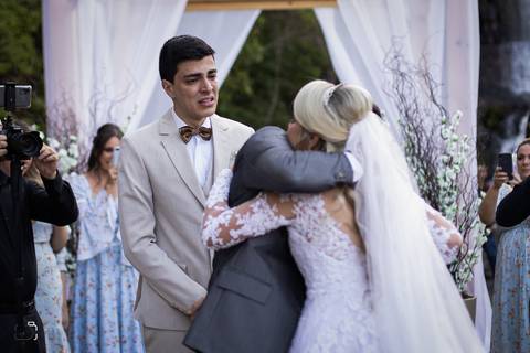 casamento-casamentonocampo-pordosol-casamentoarlive-casamentoemuberlandia-cerimoniaaberta-casamentolindo-cerimoniaemcampoaberto-uberlandiacasamento-fotografoemuberlandia-fotografiasdecasamento-danielcustodio-make-noiva-vestidodenoiva-noivo-buque-love-amor'