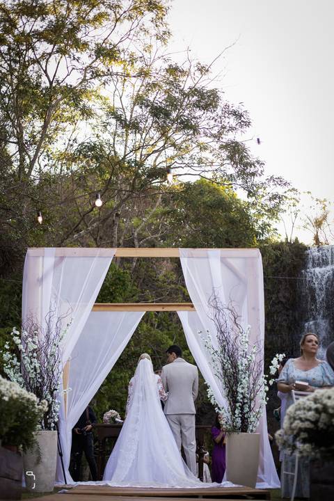 casamento-casamentonocampo-pordosol-casamentoarlive-casamentoemuberlandia-cerimoniaaberta-casamentolindo-cerimoniaemcampoaberto-uberlandiacasamento-fotografoemuberlandia-fotografiasdecasamento-danielcustodio-make-noiva-vestidodenoiva-noivo-buque-love-amor'