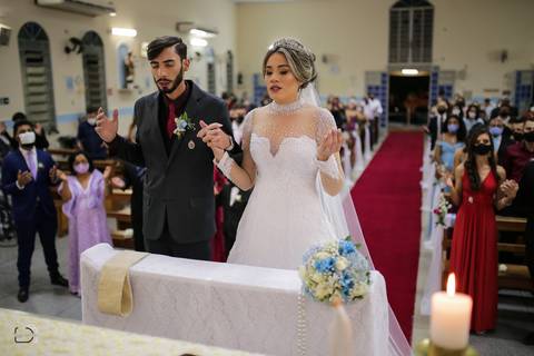 casamento-casamentonocampo-pordosol-casamentoarlive-casamentoemuberlandia-cerimoniaaberta-casamentolindo-cerimoniaemcampoaberto-uberlandiacasamento-fotografoemuberlandia-fotografiasdecasamento-danielcustodio-make-noiva-vestidodenoiva-noivo-buque-love-amor'