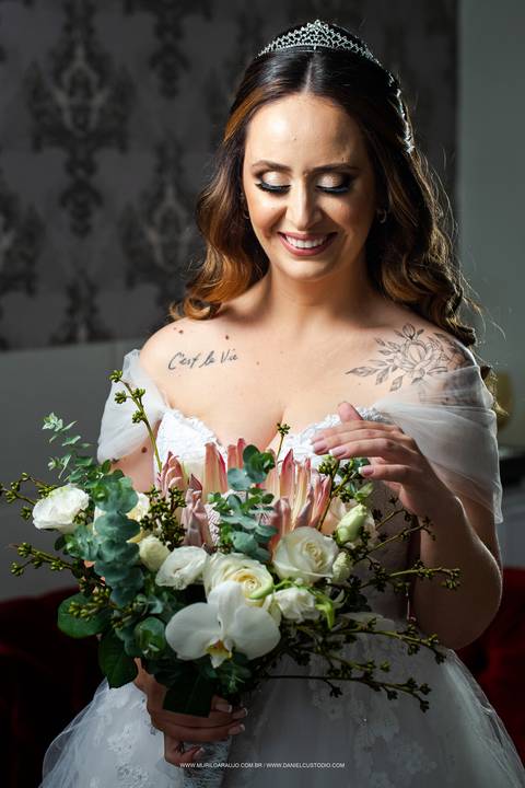 casamento-casamentoemuberlandia-casorio-casar-make-noiva-noiva-fotografias-de-casamento-daniel-custodio-fotografo-buque-vestido-make-off-de-noiva-brinde-fotografo-de-casamento-wedding-mini-casamento-chacara-para-casamento-dj-cerimonia-banda-musical-love'