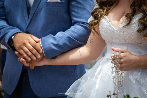 casamento-casamentoemuberlandia-casorio-casar-make-noiva-noiva-fotografias-de-casamento-daniel-custodio-fotografo-buque-vestido-make-off-de-noiva-brinde-fotografo-de-casamento-wedding-mini-casamento-chacara-para-casamento-dj-cerimonia-banda-musical-love'