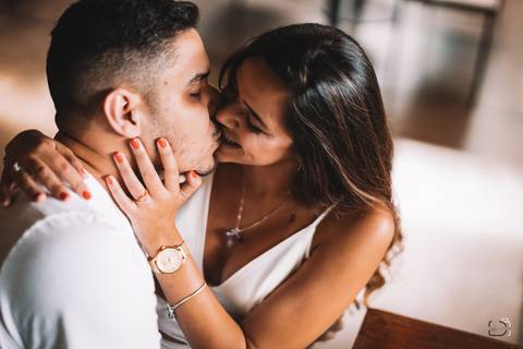 pre-wedding-ensaio-fotos-de-casal-namoro-casar-noivo-fotos-decasamento-noivas-fotos-para-casamento-daniel-custodio-fotografo-cerimonia-fotografias-mini-casamento-floresta-do-lobo-fotografo-minas-gerais-brasil-aliança-civil-amor-love-infinito-risada-'