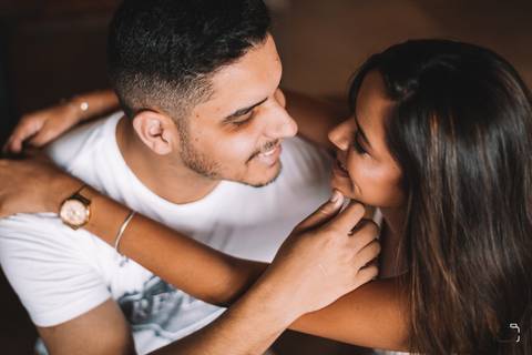 pre-wedding-ensaio-fotos-de-casal-namoro-casar-noivo-fotos-decasamento-noivas-fotos-para-casamento-daniel-custodio-fotografo-cerimonia-fotografias-mini-casamento-floresta-do-lobo-fotografo-minas-gerais-brasil-aliança-civil-amor-love-infinito-risada-'