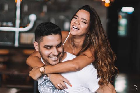 pre-wedding-ensaio-fotos-de-casal-namoro-casar-noivo-fotos-decasamento-noivas-fotos-para-casamento-daniel-custodio-fotografo-cerimonia-fotografias-mini-casamento-floresta-do-lobo-fotografo-minas-gerais-brasil-aliança-civil-amor-love-infinito-risada-'