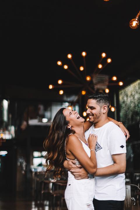 pre-wedding-ensaio-fotos-de-casal-namoro-casar-noivo-fotos-decasamento-noivas-fotos-para-casamento-daniel-custodio-fotografo-cerimonia-fotografias-mini-casamento-floresta-do-lobo-fotografo-minas-gerais-brasil-aliança-civil-amor-love-infinito-risada-'