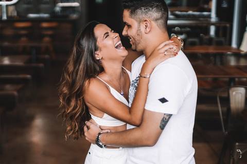 pre-wedding-ensaio-fotos-de-casal-namoro-casar-noivo-fotos-decasamento-noivas-fotos-para-casamento-daniel-custodio-fotografo-cerimonia-fotografias-mini-casamento-floresta-do-lobo-fotografo-minas-gerais-brasil-aliança-civil-amor-love-infinito-risada-'