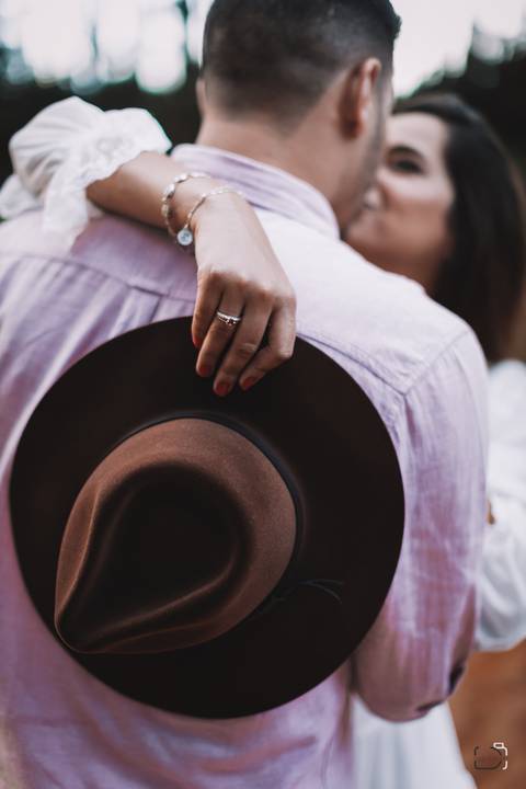 pre-wedding-ensaio-fotos-de-casal-namoro-casar-noivo-fotos-decasamento-noivas-fotos-para-casamento-daniel-custodio-fotografo-cerimonia-fotografias-mini-casamento-floresta-do-lobo-fotografo-minas-gerais-brasil-aliança-civil-amor-love-infinito-risada-'