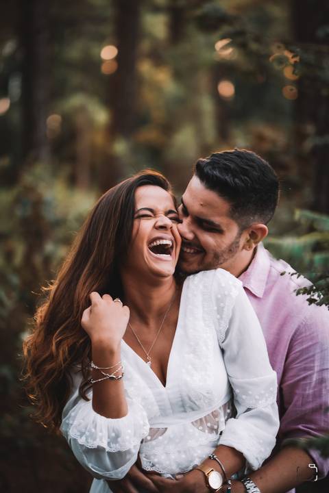 pre-wedding-ensaio-fotos-de-casal-namoro-casar-noivo-fotos-decasamento-noivas-fotos-para-casamento-daniel-custodio-fotografo-cerimonia-fotografias-mini-casamento-floresta-do-lobo-fotografo-minas-gerais-brasil-aliança-civil-amor-love-infinito-risada-'
