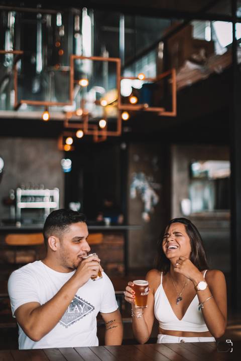pre-wedding-ensaio-fotos-de-casal-namoro-casar-noivo-fotos-decasamento-noivas-fotos-para-casamento-daniel-custodio-fotografo-cerimonia-fotografias-mini-casamento-floresta-do-lobo-fotografo-minas-gerais-brasil-aliança-civil-amor-love-infinito-risada-'
