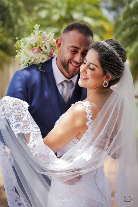 casamento-casar-noiva-make-uberlandia-cerimonia-fotografias-fotografo-foto-minas-gerais-daniel-custodio-vestido-terno-noivo-brinde-festa-decoração-brasil-chacara-dj-bufffet-pista-banda-musical-sapato-buque-arte-pordosol-dança-noivos-sorriso-civil-ensaio'