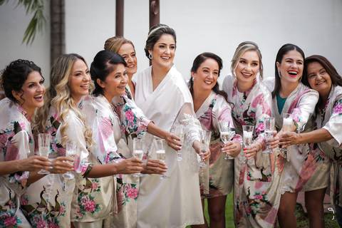 casamento-casar-noiva-make-uberlandia-cerimonia-fotografias-fotografo-foto-minas-gerais-daniel-custodio-vestido-terno-noivo-brinde-festa-decoração-brasil-chacara-dj-bufffet-pista-banda-musical-sapato-buque-arte-pordosol-dança-noivos-sorriso-civil-ensaio'