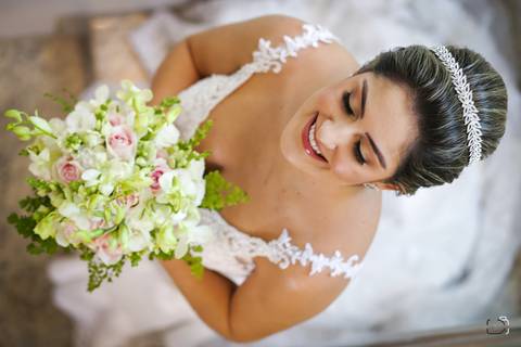 casamento-casar-noiva-make-uberlandia-cerimonia-fotografias-fotografo-foto-minas-gerais-daniel-custodio-vestido-terno-noivo-brinde-festa-decoração-brasil-chacara-dj-bufffet-pista-banda-musical-sapato-buque-arte-pordosol-dança-noivos-sorriso-civil-ensaio'