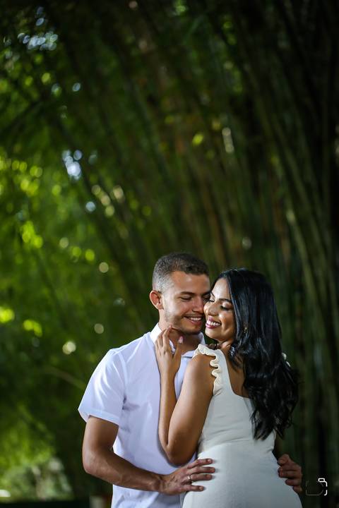 pre-wedding-ensaio-fotografias-casamento-araxa-minas-gerais-uberlandia-fotos-casar-make-noiva-noivo-buque-vestido-sapato-espaço-de-noiva-chacara-amor-terno-dj-pista-de-dança-buffet-decoração-banda-filmagem-cantor-pagode-sertanejo-retrato-mãe-pai-madrinha-'