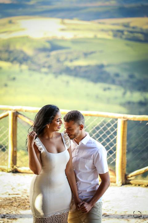 pre-wedding-ensaio-fotografias-casamento-araxa-minas-gerais-uberlandia-fotos-casar-make-noiva-noivo-buque-vestido-sapato-espaço-de-noiva-chacara-amor-terno-dj-pista-de-dança-buffet-decoração-banda-filmagem-cantor-pagode-sertanejo-retrato-mãe-pai-madrinha-'