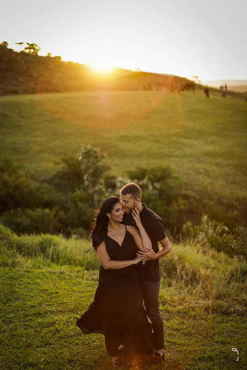 pre-wedding-ensaio-fotografias-casamento-araxa-minas-gerais-uberlandia-fotos-casar-make-noiva-noivo-buque-vestido-sapato-espaço-de-noiva-chacara-amor-terno-dj-pista-de-dança-buffet-decoração-banda-filmagem-cantor-pagode-sertanejo-retrato-mãe-pai-madrinha-'