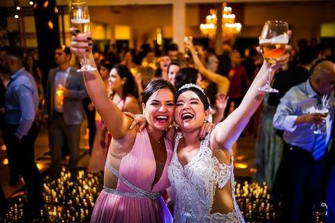 casamento-casar-wedding-casamentos-uberlandia-chacara-espaço=make-noiva-noivo-festa-dj-pista-de-dança-foto-fotografias-fotografo-buque-amor-vestido-terno-cerimonia-buffef-amor-love-minas-gerais-brasil-decoração-daniel-custodio-ensaio-studio-cerimonial-'