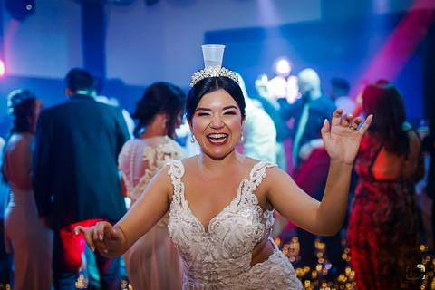 casamento-casar-wedding-casamentos-uberlandia-chacara-espaço=make-noiva-noivo-festa-dj-pista-de-dança-foto-fotografias-fotografo-buque-amor-vestido-terno-cerimonia-buffef-amor-love-minas-gerais-brasil-decoração-daniel-custodio-ensaio-studio-cerimonial-'