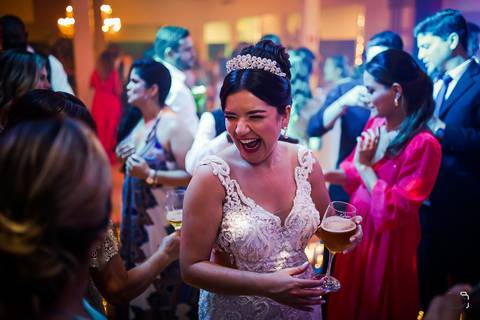 casamento-casar-wedding-casamentos-uberlandia-chacara-espaço=make-noiva-noivo-festa-dj-pista-de-dança-foto-fotografias-fotografo-buque-amor-vestido-terno-cerimonia-buffef-amor-love-minas-gerais-brasil-decoração-daniel-custodio-ensaio-studio-cerimonial-'