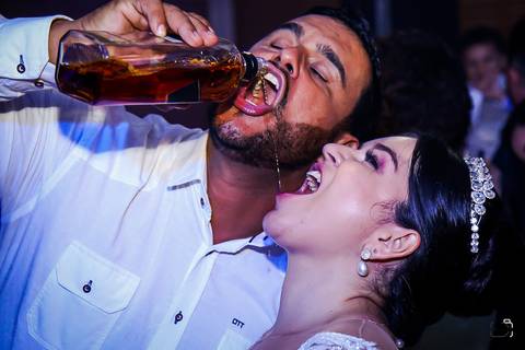 casamento-casar-wedding-casamentos-uberlandia-chacara-espaço=make-noiva-noivo-festa-dj-pista-de-dança-foto-fotografias-fotografo-buque-amor-vestido-terno-cerimonia-buffef-amor-love-minas-gerais-brasil-decoração-daniel-custodio-ensaio-studio-cerimonial-'