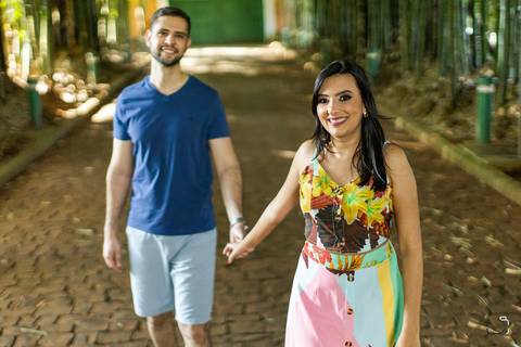 wedding-prewedding-ensaiodecasal-foot-fotografias-casamento-retrato-fotografodecasamento-uberlandia-araxa-pordosol-make-noiva-noivo-ensaiocriativo-love-minasgerais-brasil-vestidodenoiva-padrinhos-madrinhas-portaaliança-vestidodenoiva-amor-love-buffet-dj-'