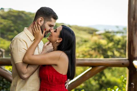 wedding-prewedding-ensaiodecasal-foot-fotografias-casamento-retrato-fotografodecasamento-uberlandia-araxa-pordosol-make-noiva-noivo-ensaiocriativo-love-minasgerais-brasil-vestidodenoiva-padrinhos-madrinhas-portaaliança-vestidodenoiva-amor-love-buffet-dj-'