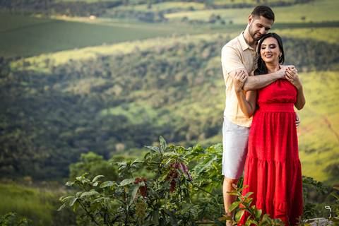 wedding-prewedding-ensaiodecasal-foot-fotografias-casamento-retrato-fotografodecasamento-uberlandia-araxa-pordosol-make-noiva-noivo-ensaiocriativo-love-minasgerais-brasil-vestidodenoiva-padrinhos-madrinhas-portaaliança-vestidodenoiva-amor-love-buffet-dj-'