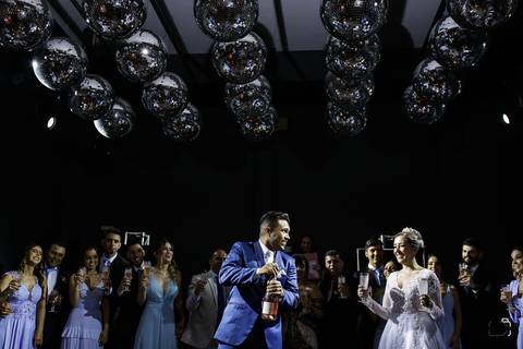 casamento-casar-noiva-rildo-cabelo-penteado-noivo-madrinha-irma-vestido-ensaio-foto-fotografias-buque-amor-casamento-igrejaodaniel-custodio-fotografodecasamento-minasgerais-brasil-love-inesquecivel-amor-namorados-chacara-cerimonia-cerimonial-dj-buffet-'