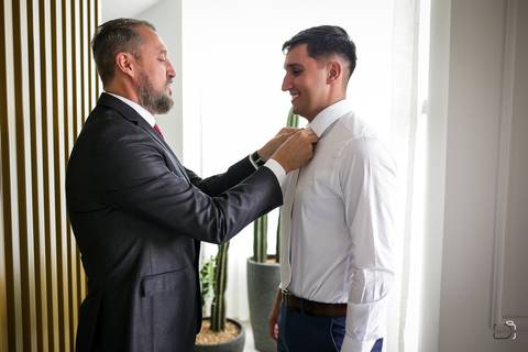 casamento-cerimonia-noiva-make-peteado-buque-vestido-espaço-rildo-mae-avo-pai-noivo-madrinha-padrinho-coco-bambu-uberlandia-minas-fotografo-de-casamento-restrato-danil-custodio-terno-pista-de-dança-dj-cerimonia-civil-fotos-festa-banda-decoração-amor-love'