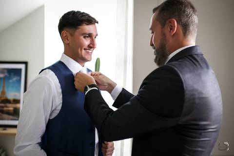 casamento-cerimonia-noiva-make-peteado-buque-vestido-espaço-rildo-mae-avo-pai-noivo-madrinha-padrinho-coco-bambu-uberlandia-minas-fotografo-de-casamento-restrato-danil-custodio-terno-pista-de-dança-dj-cerimonia-civil-fotos-festa-banda-decoração-amor-love'