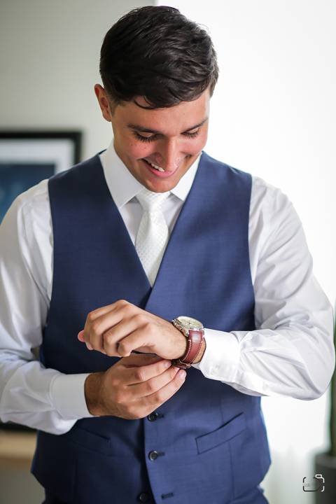 casamento-cerimonia-noiva-make-peteado-buque-vestido-espaço-rildo-mae-avo-pai-noivo-madrinha-padrinho-coco-bambu-uberlandia-minas-fotografo-de-casamento-restrato-danil-custodio-terno-pista-de-dança-dj-cerimonia-civil-fotos-festa-banda-decoração-amor-love'