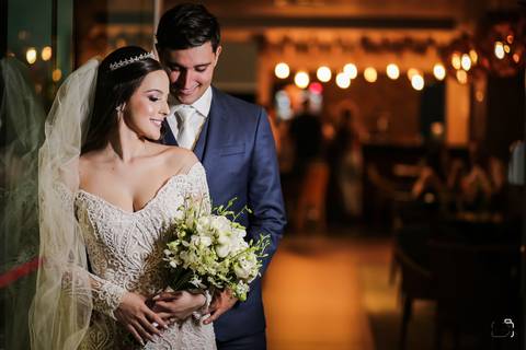 casamento-cerimonia-noiva-make-peteado-buque-vestido-espaço-rildo-mae-avo-pai-noivo-madrinha-padrinho-coco-bambu-uberlandia-minas-fotografo-de-casamento-restrato-danil-custodio-terno-pista-de-dança-dj-cerimonia-civil-fotos-festa-banda-decoração-amor-love'