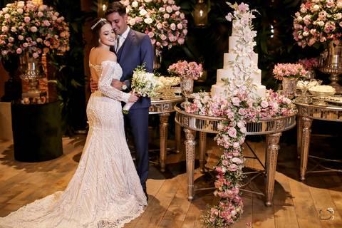 casamento-cerimonia-noiva-make-peteado-buque-vestido-espaço-rildo-mae-avo-pai-noivo-madrinha-padrinho-coco-bambu-uberlandia-minas-fotografo-de-casamento-restrato-danil-custodio-terno-pista-de-dança-dj-cerimonia-civil-fotos-festa-banda-decoração-amor-love'