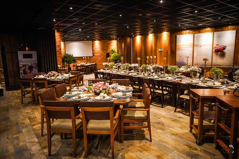 casamento-cerimonia-noiva-make-peteado-buque-vestido-espaço-rildo-mae-avo-pai-noivo-madrinha-padrinho-coco-bambu-uberlandia-minas-fotografo-de-casamento-restrato-danil-custodio-terno-pista-de-dança-dj-cerimonia-civil-fotos-festa-banda-decoração-amor-love'