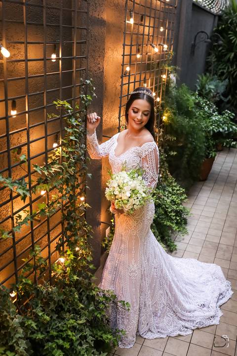 casamento-cerimonia-noiva-make-peteado-buque-vestido-espaço-rildo-mae-avo-pai-noivo-madrinha-padrinho-coco-bambu-uberlandia-minas-fotografo-de-casamento-restrato-danil-custodio-terno-pista-de-dança-dj-cerimonia-civil-fotos-festa-banda-decoração-amor-love'