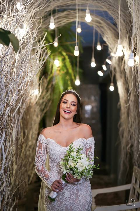 casamento-cerimonia-noiva-make-peteado-buque-vestido-espaço-rildo-mae-avo-pai-noivo-madrinha-padrinho-coco-bambu-uberlandia-minas-fotografo-de-casamento-restrato-danil-custodio-terno-pista-de-dança-dj-cerimonia-civil-fotos-festa-banda-decoração-amor-love'