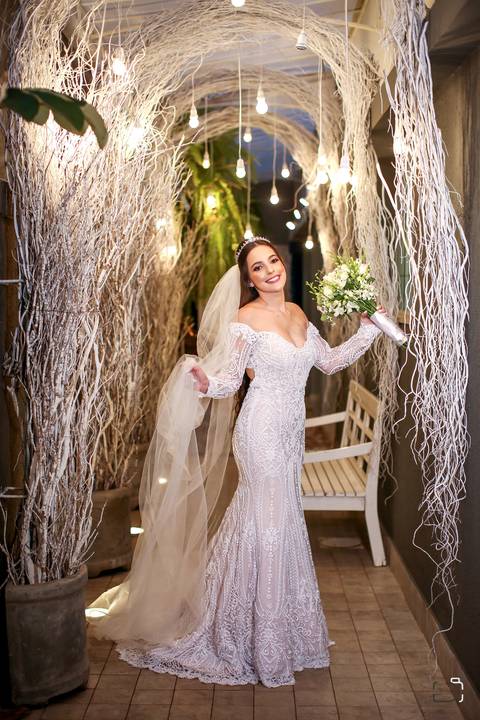 casamento-cerimonia-noiva-make-peteado-buque-vestido-espaço-rildo-mae-avo-pai-noivo-madrinha-padrinho-coco-bambu-uberlandia-minas-fotografo-de-casamento-restrato-danil-custodio-terno-pista-de-dança-dj-cerimonia-civil-fotos-festa-banda-decoração-amor-love'