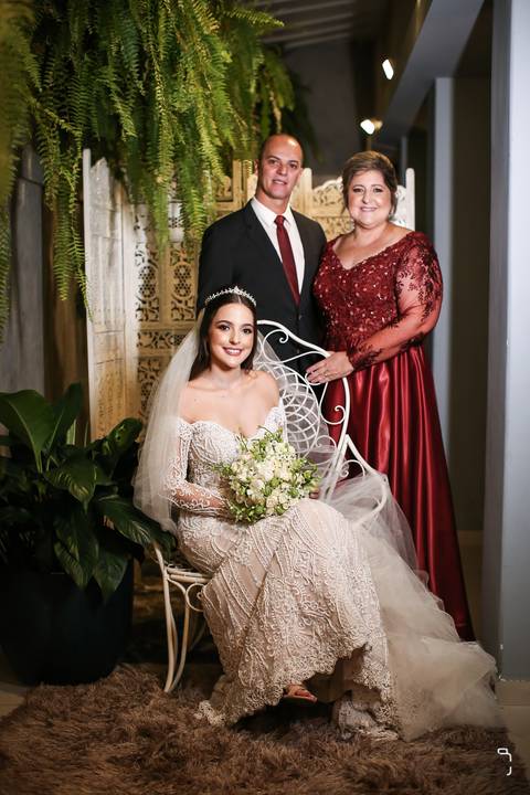 casamento-cerimonia-noiva-make-peteado-buque-vestido-espaço-rildo-mae-avo-pai-noivo-madrinha-padrinho-coco-bambu-uberlandia-minas-fotografo-de-casamento-restrato-danil-custodio-terno-pista-de-dança-dj-cerimonia-civil-fotos-festa-banda-decoração-amor-love'