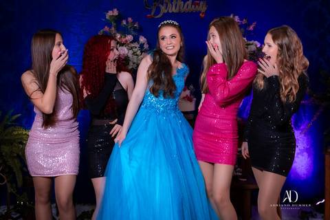 debutante e suas amigas'