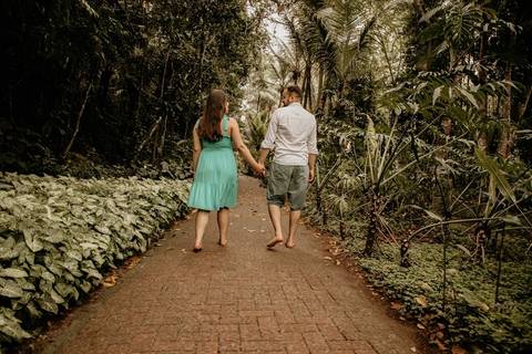 Caminhando de mãos dadas'