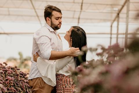 Noivo fazendo carinho'