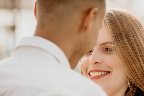 foto Noiva olhando o noivo'