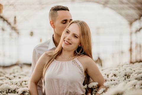 noivos na Estufa de flores'