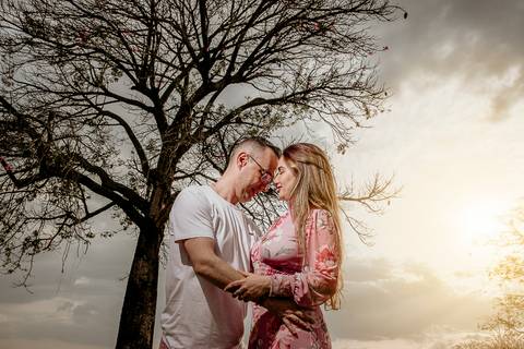 Foto de casal em Holambra'