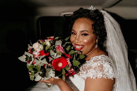 Foto da noiva no carro'