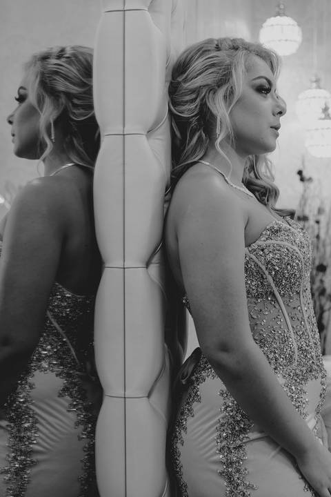 Debutante com lindo vestido'