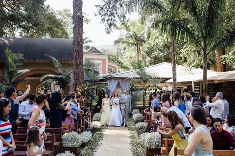 Casamento de dia no campo VILLA BORGHESE sp fotografo decoracao inspiracao entrada da noiva'