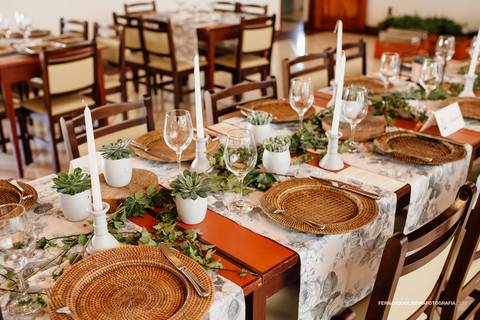 Casamento no Campo Local Villa Boa Vista Embu Guaçu Sp Fotografo Fernando Oliveira Fotografia Ar livre de dia decoração noiva vestido mesa dos noivos'