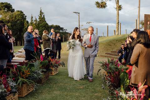 Casamento no Campo Local Villa Boa Vista Embu Guaçu Sp Fotografo Fernando Oliveira Fotografia Ar livre de dia decoração noiva vestido  first touch entrada'