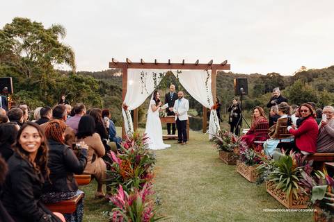 Casamento no Campo Local Villa Boa Vista Embu Guaçu Sp Fotografo Fernando Oliveira Fotografia Ar livre de dia decoração noiva vestido  first touch votos'